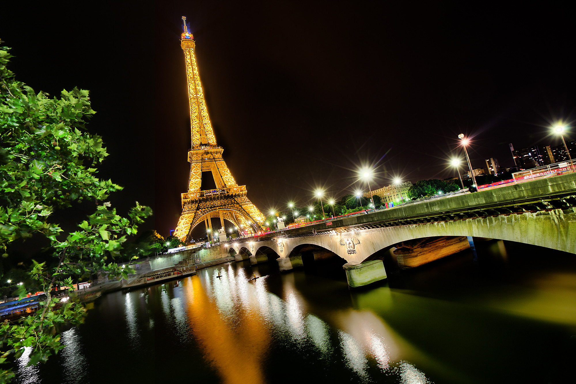 2000x1333 Paris Tower Pictures HD Desktop Wallpaper