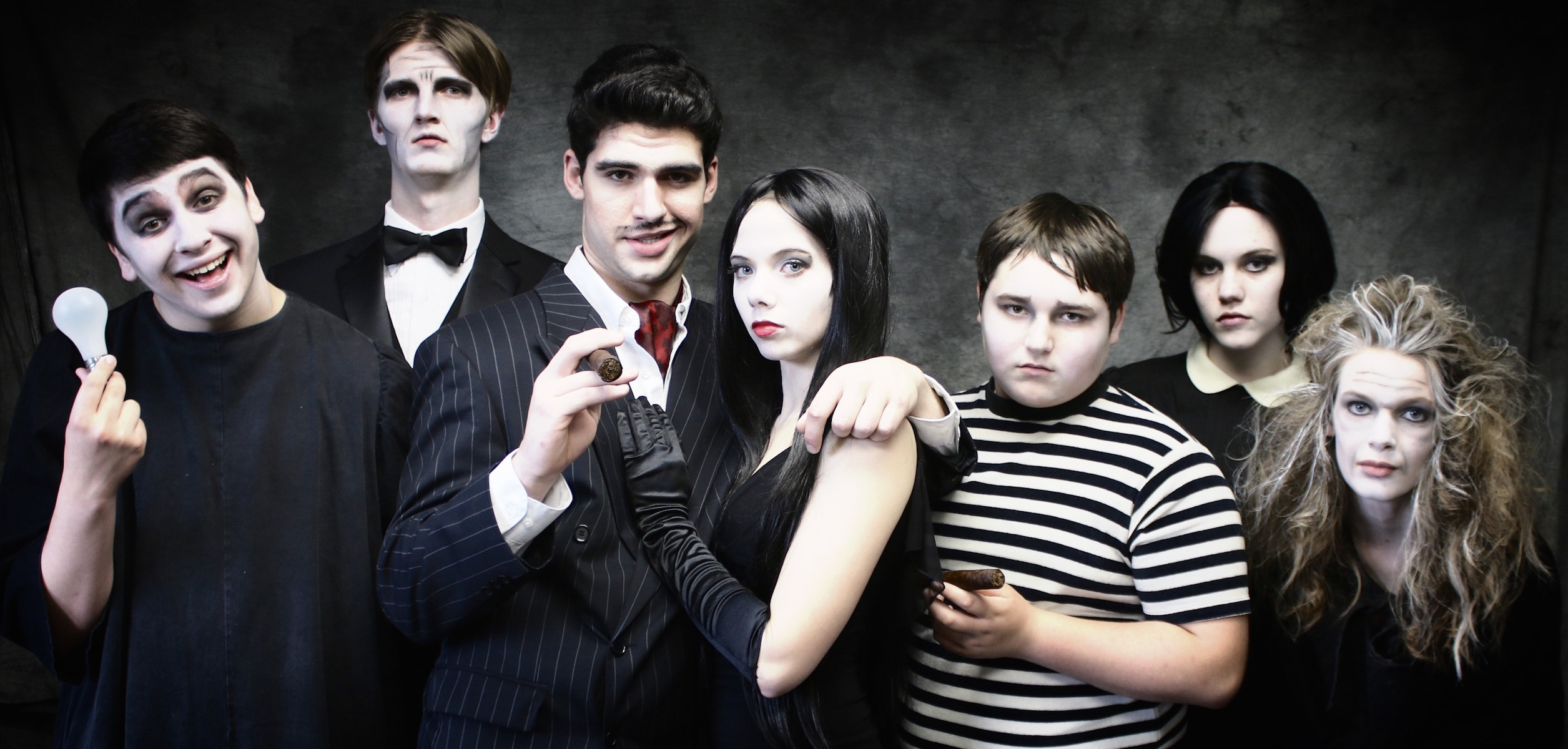 2511x1200 The Addams Family #7