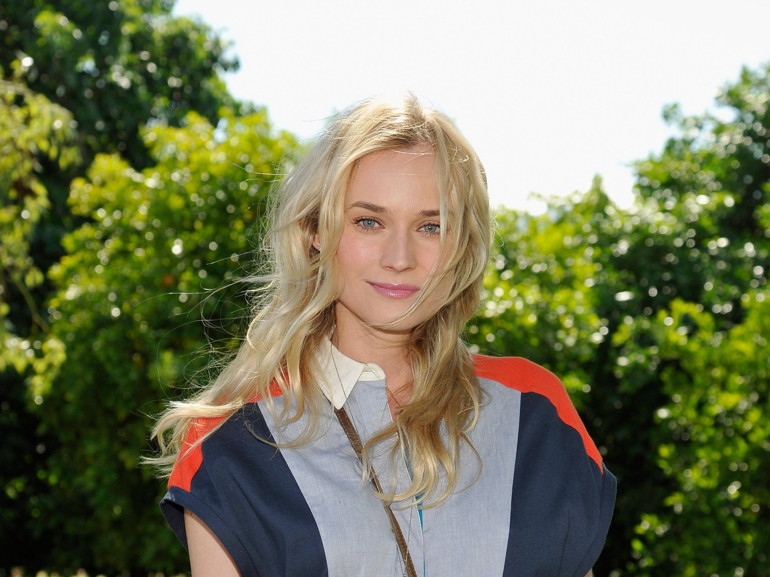2560x1920 Diane Kruger At Lacoste Pool Party