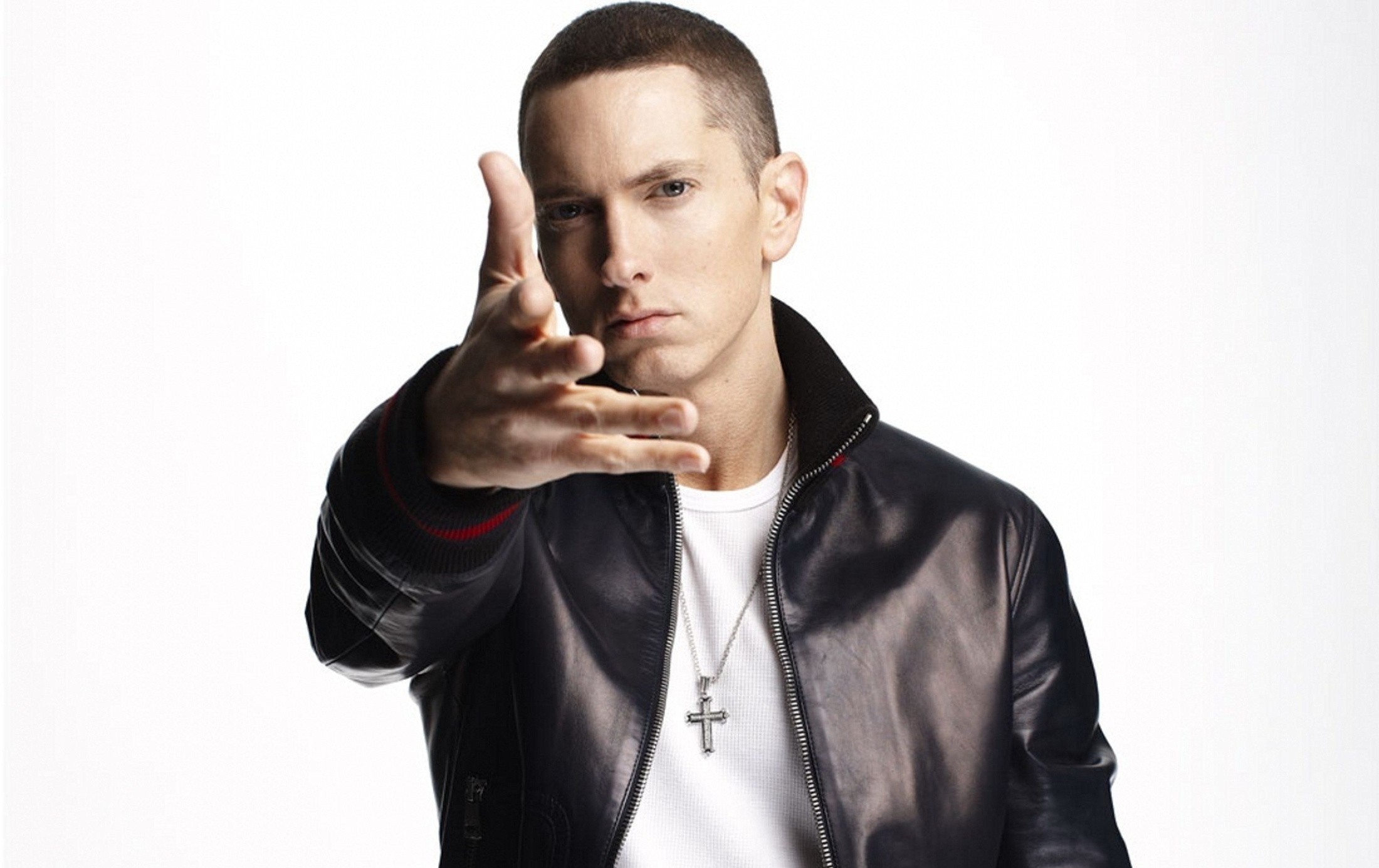 2200x1385 2013 Eminem Hollywood Rapper Photo Picture HD Wallpaper Free Download