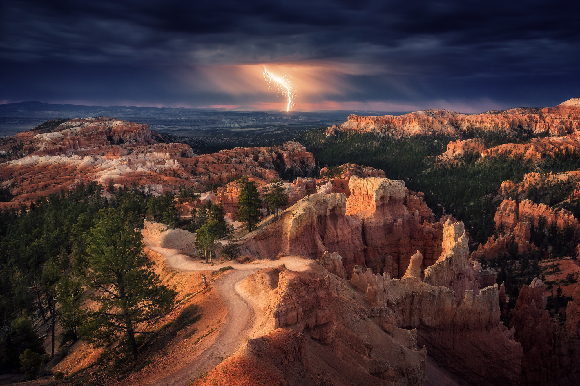 2000x1333 Lightning over Bryce Canyon Wall Mural Photo Wallpaper