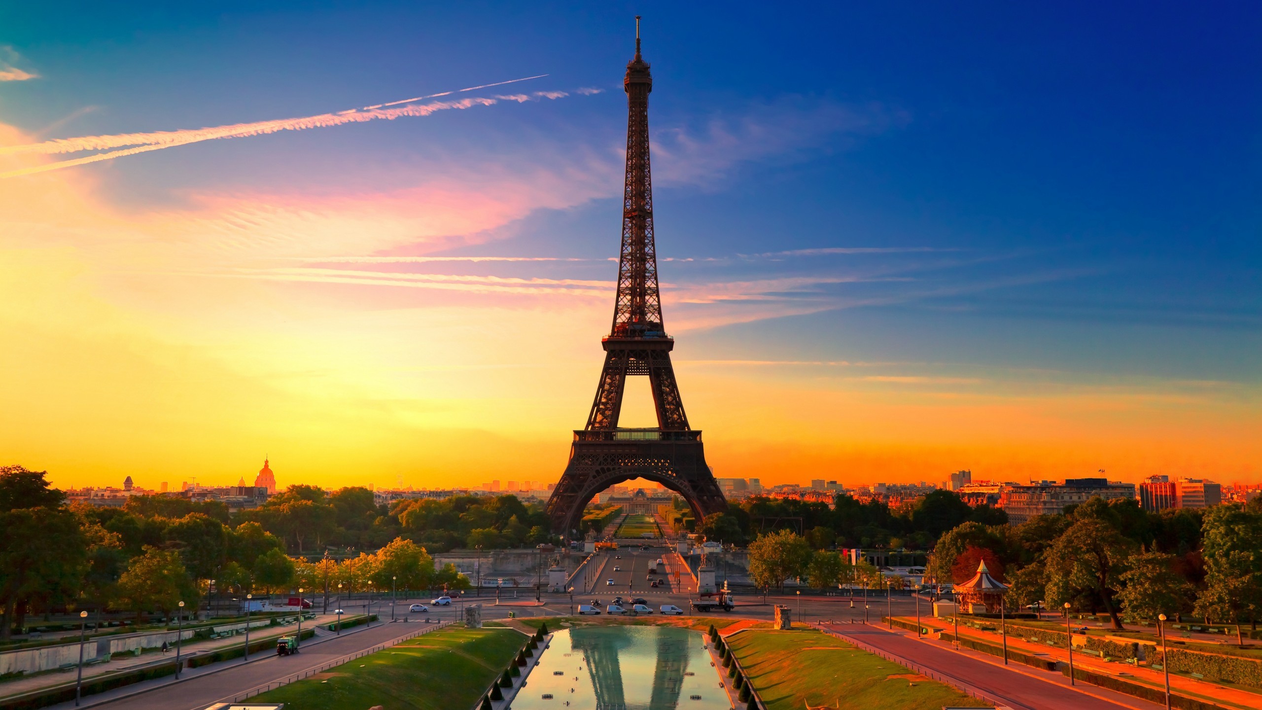 2560x1440 World / Eiffel Tower Wallpaper