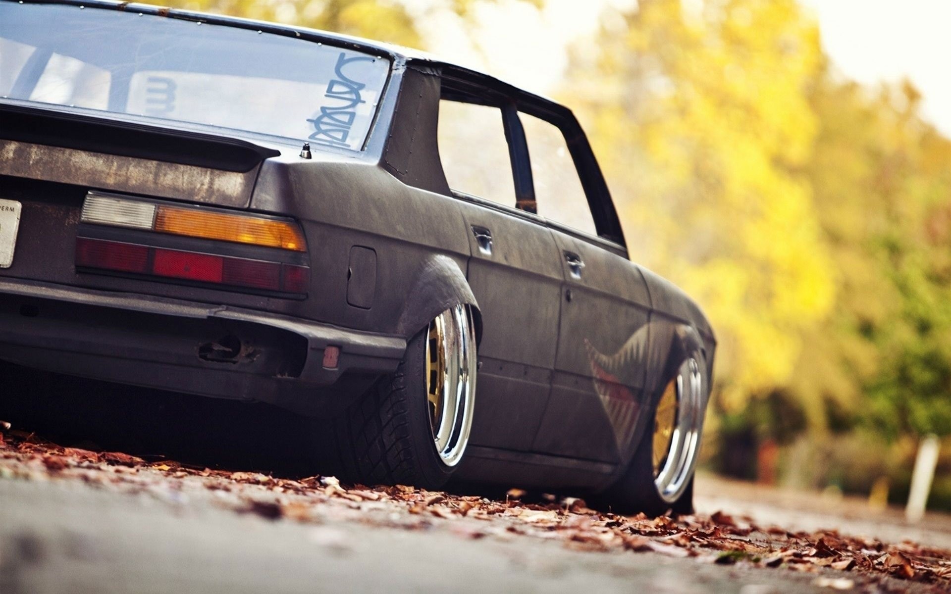 1920x1200 Autumn Leaves Cars Low Lowrider