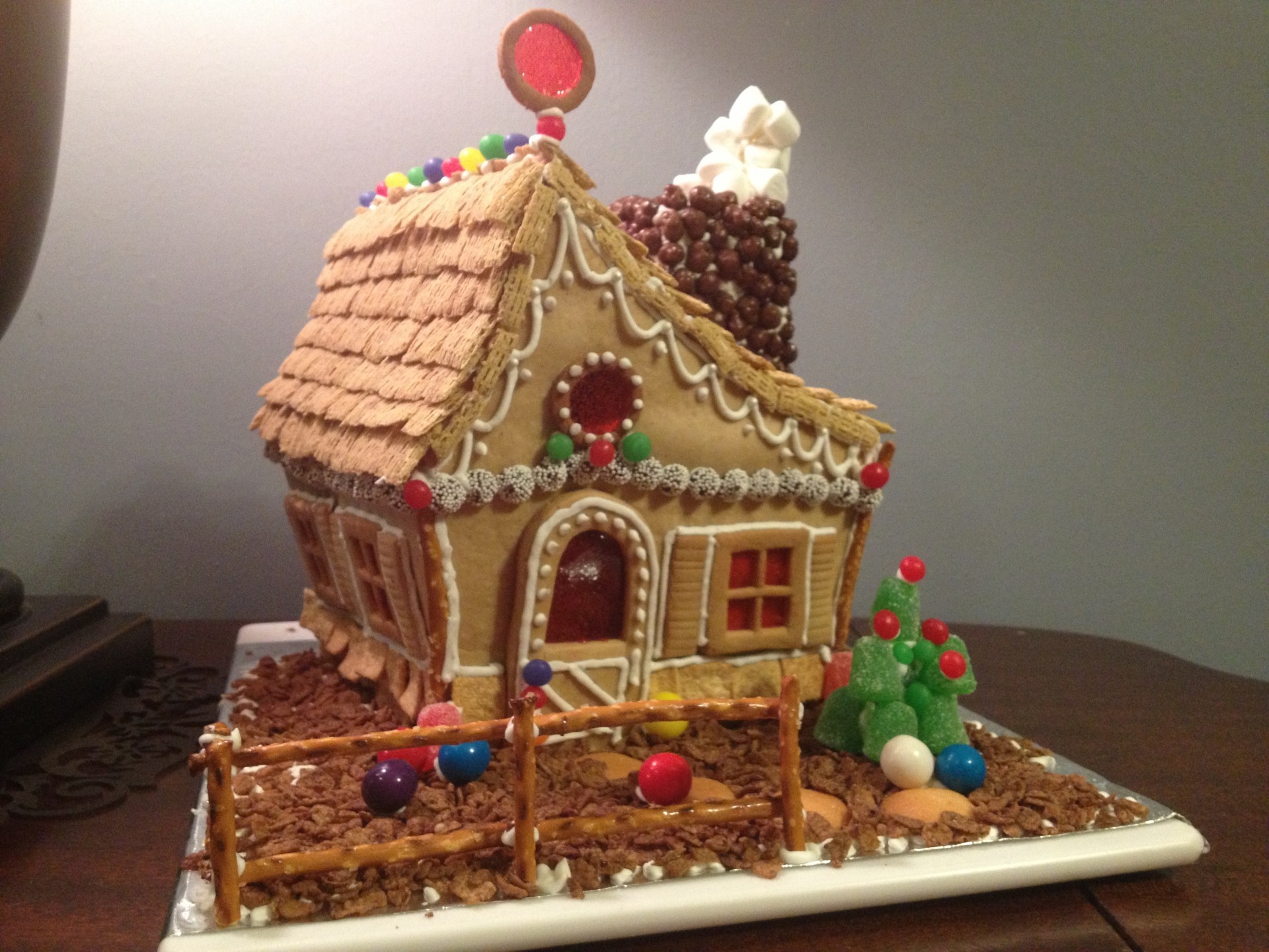 1920x1440 Gingerbread House Tips – Construction to Decoration