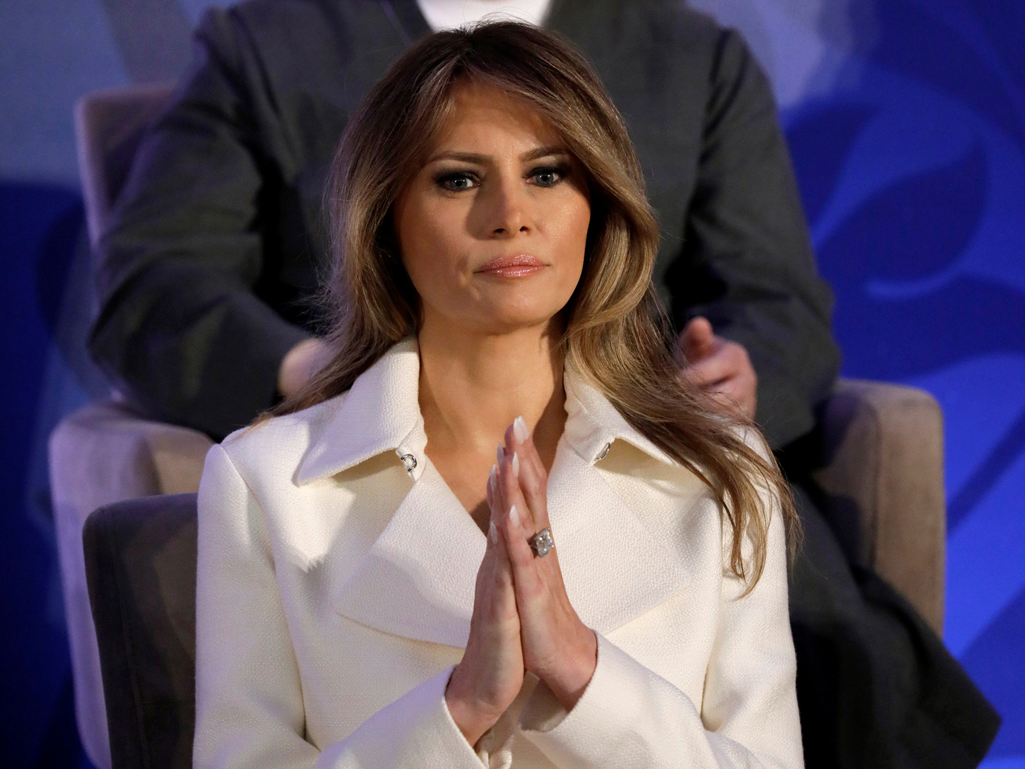 2048x1536 Melania Trump's Twitter account 'likes' tweet showing her smile vanish at  inauguration | The Independent