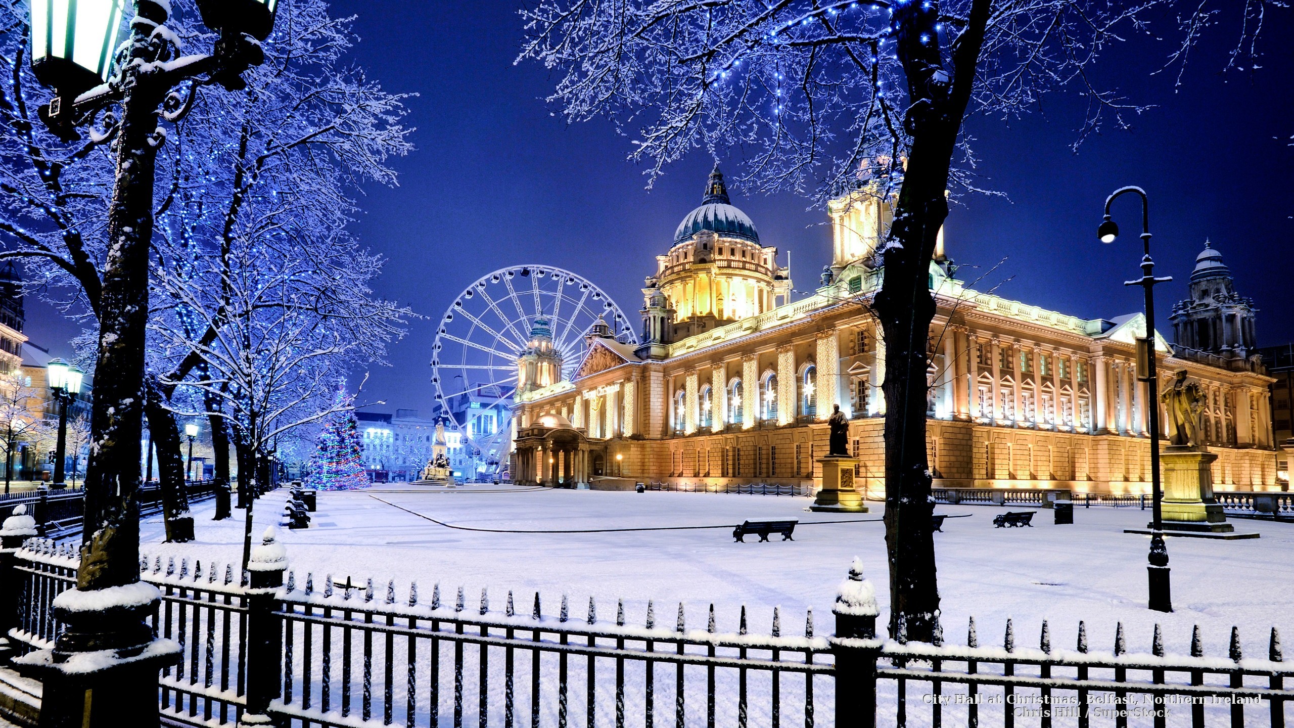 2560x1440 Christmas City Ireland Landscapes Decorations Belfast Snow Nature Hall  Winter HD Wallpaper Iphone - 