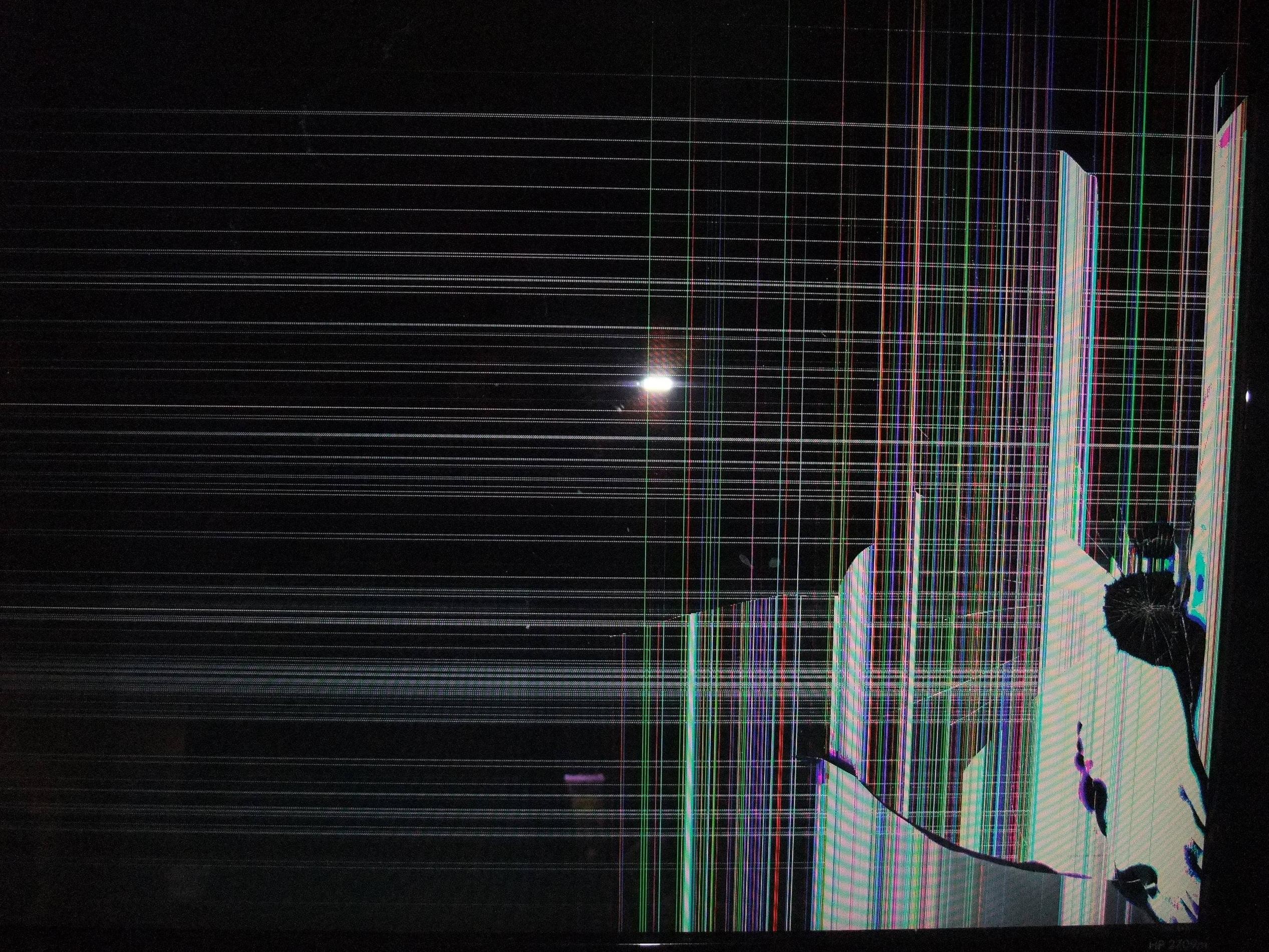 2534x1901 Cracked-LCD-Screen-Wallpaper