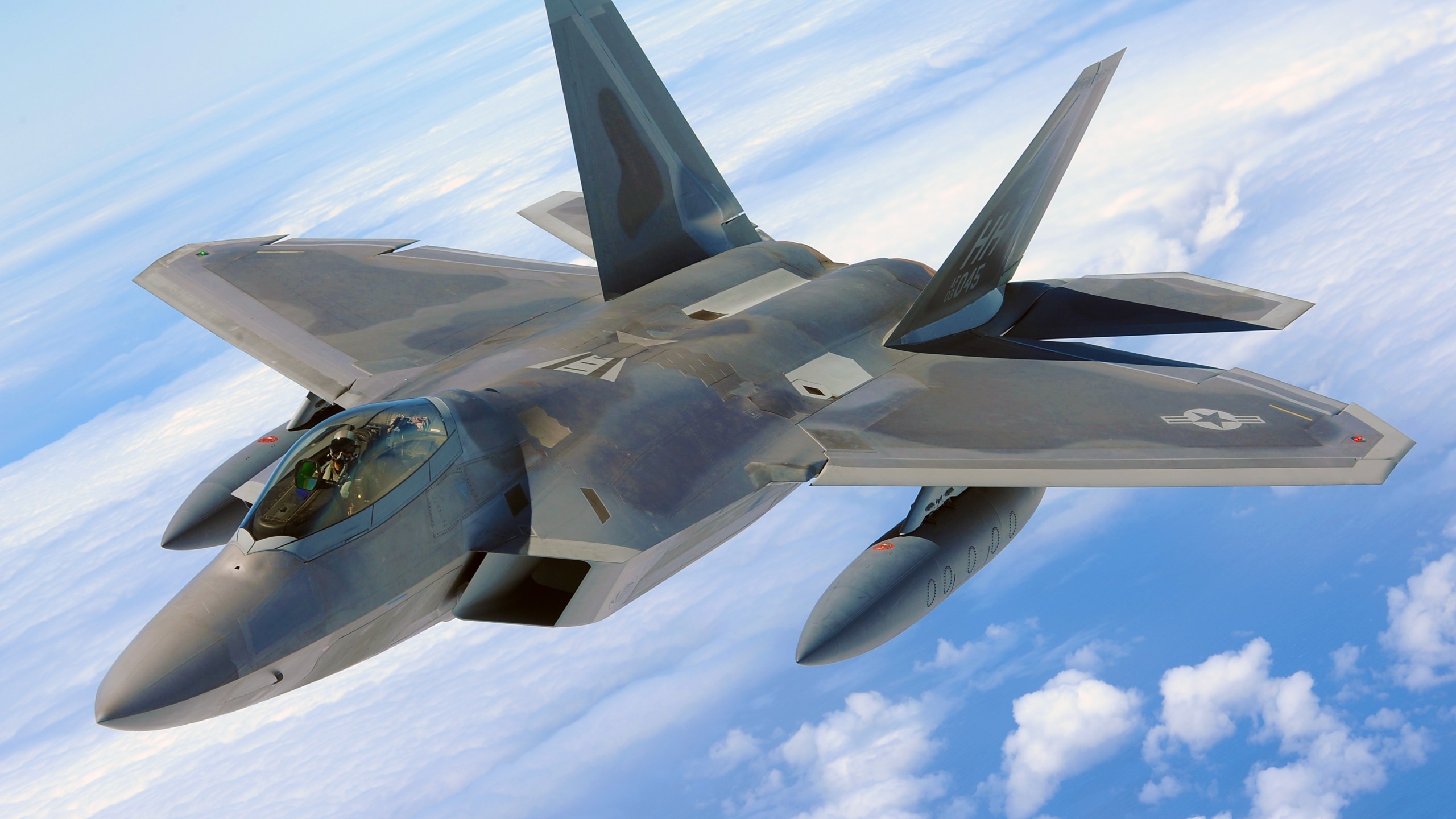 2560x1440 Military / Lockheed Martin F-22 Raptor Wallpaper
