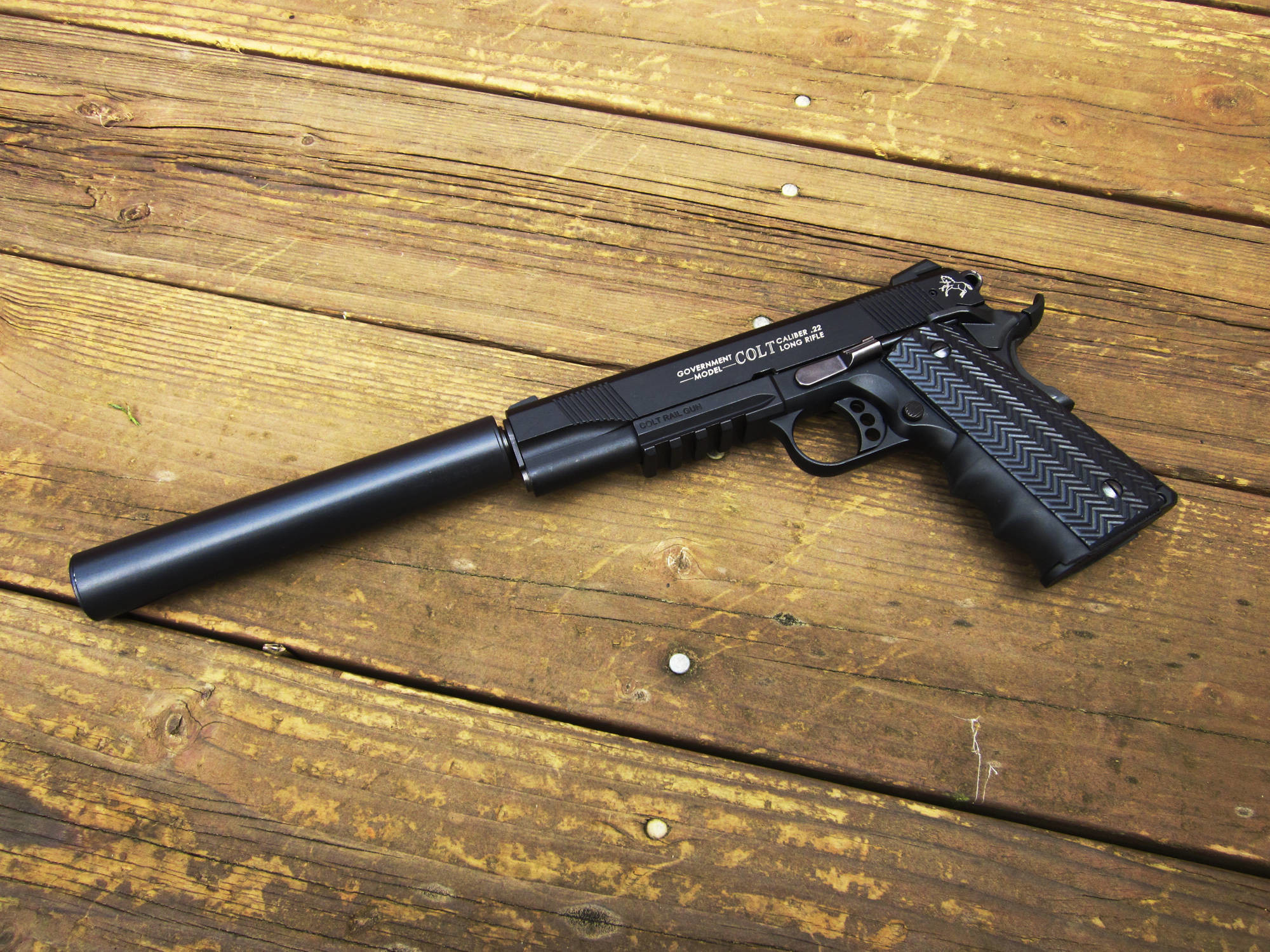 2000x1500 Colt Rail gun pistol silencer weapon revolver wallpaper background