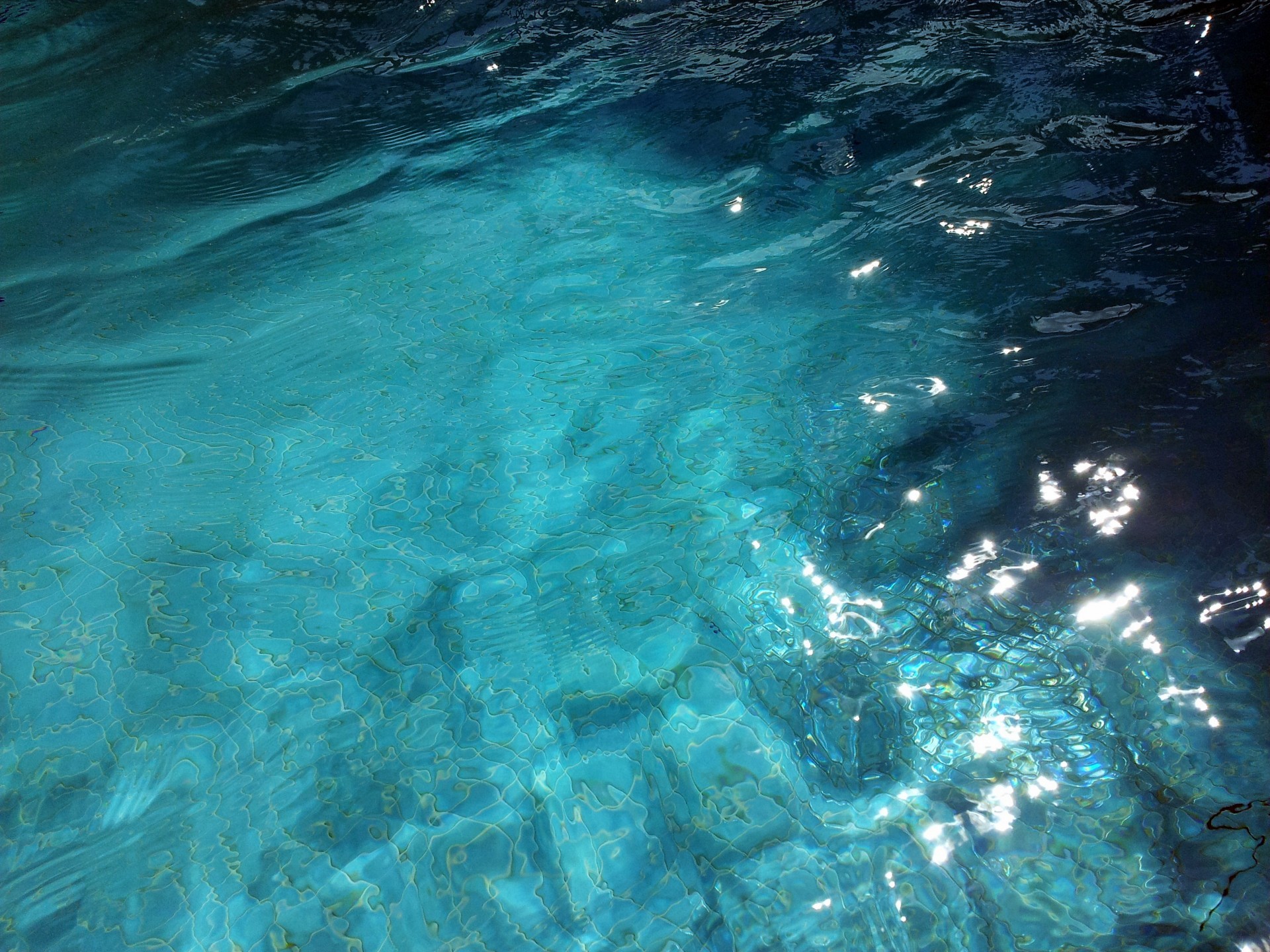 1920x1440 swimming pool water shines wallpaper free full hd size