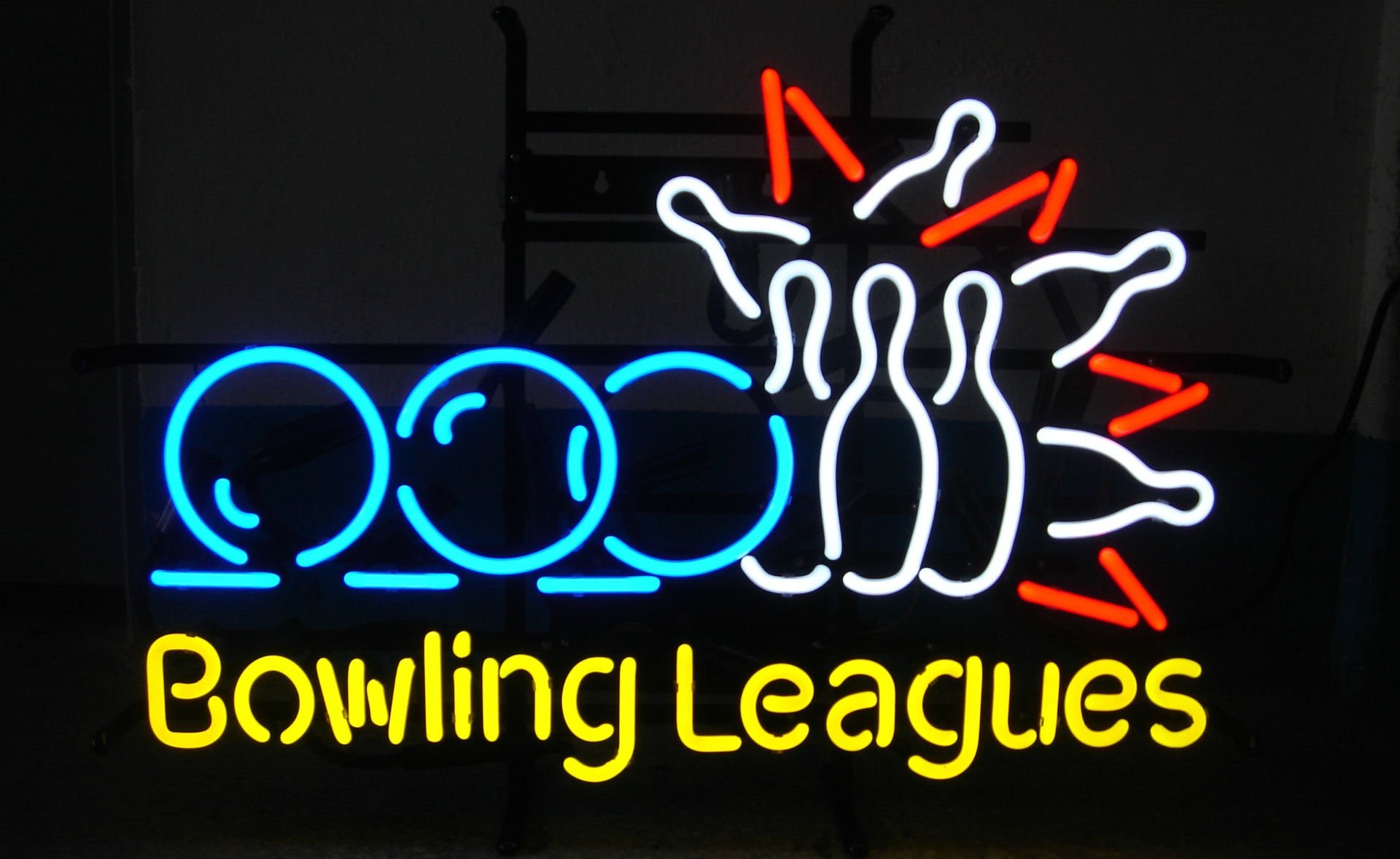1920x1178 Photography - Neon Neon Sign Sign Photography Bowling Wallpaper