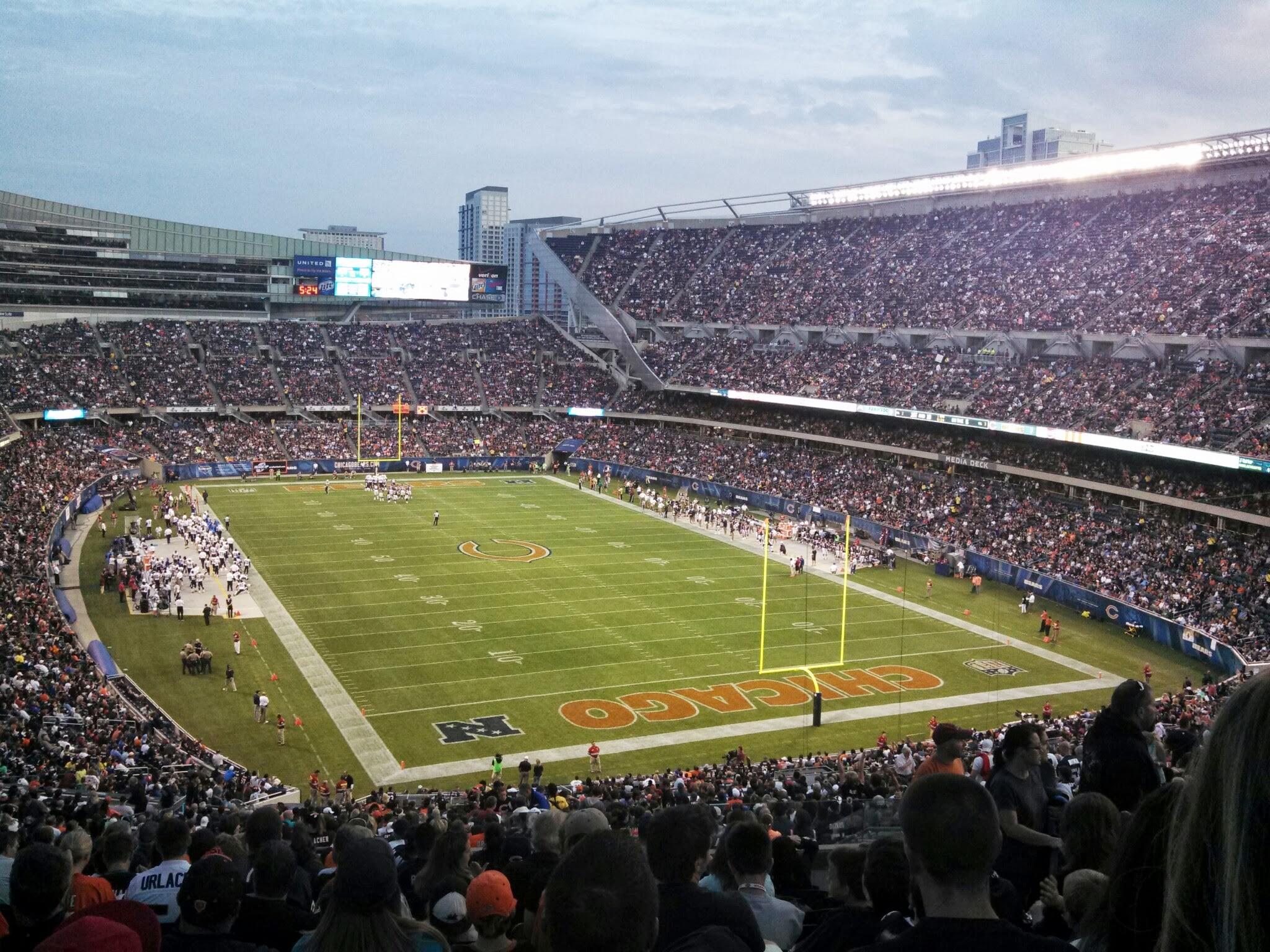 2048x1536 Mayor Rahm Emanuel is exploring the idea of expanding Soldier Field's  seating capacity by 5,000 seats. It currently holds 61,500 and is the  smallest stadium ...