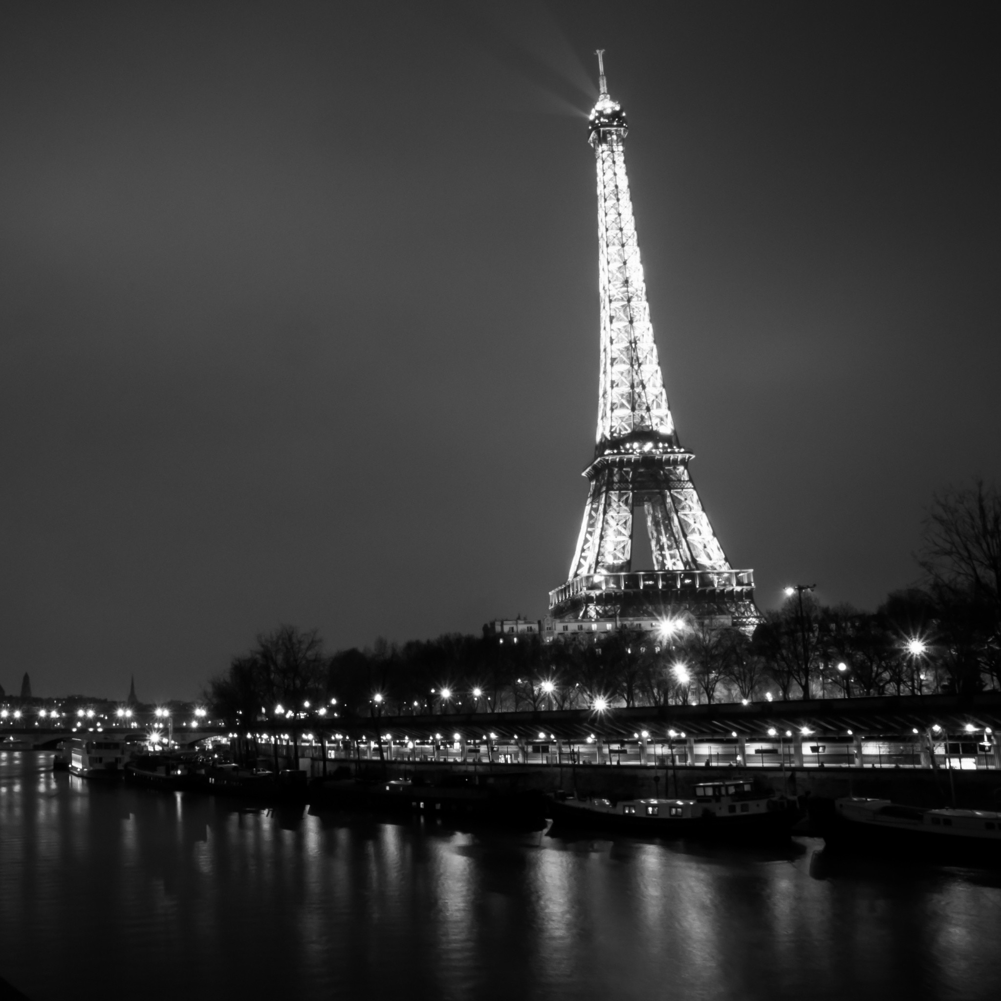 2048x2048 Paris Effel Tower - Tap to see more black & white city wallpaper! - @