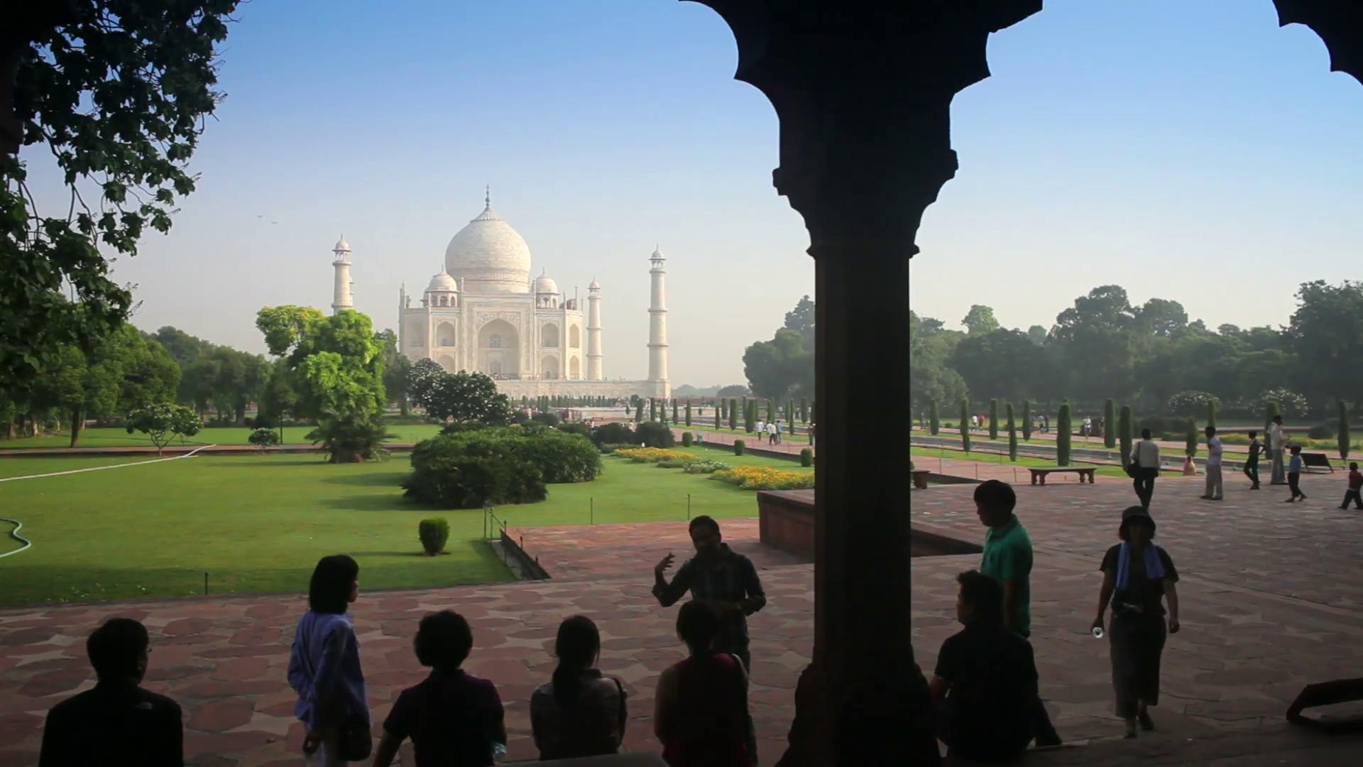 1920x1080 Tourists Looking at Taj Mahal in Background Stock Video Footage -  VideoBlocks