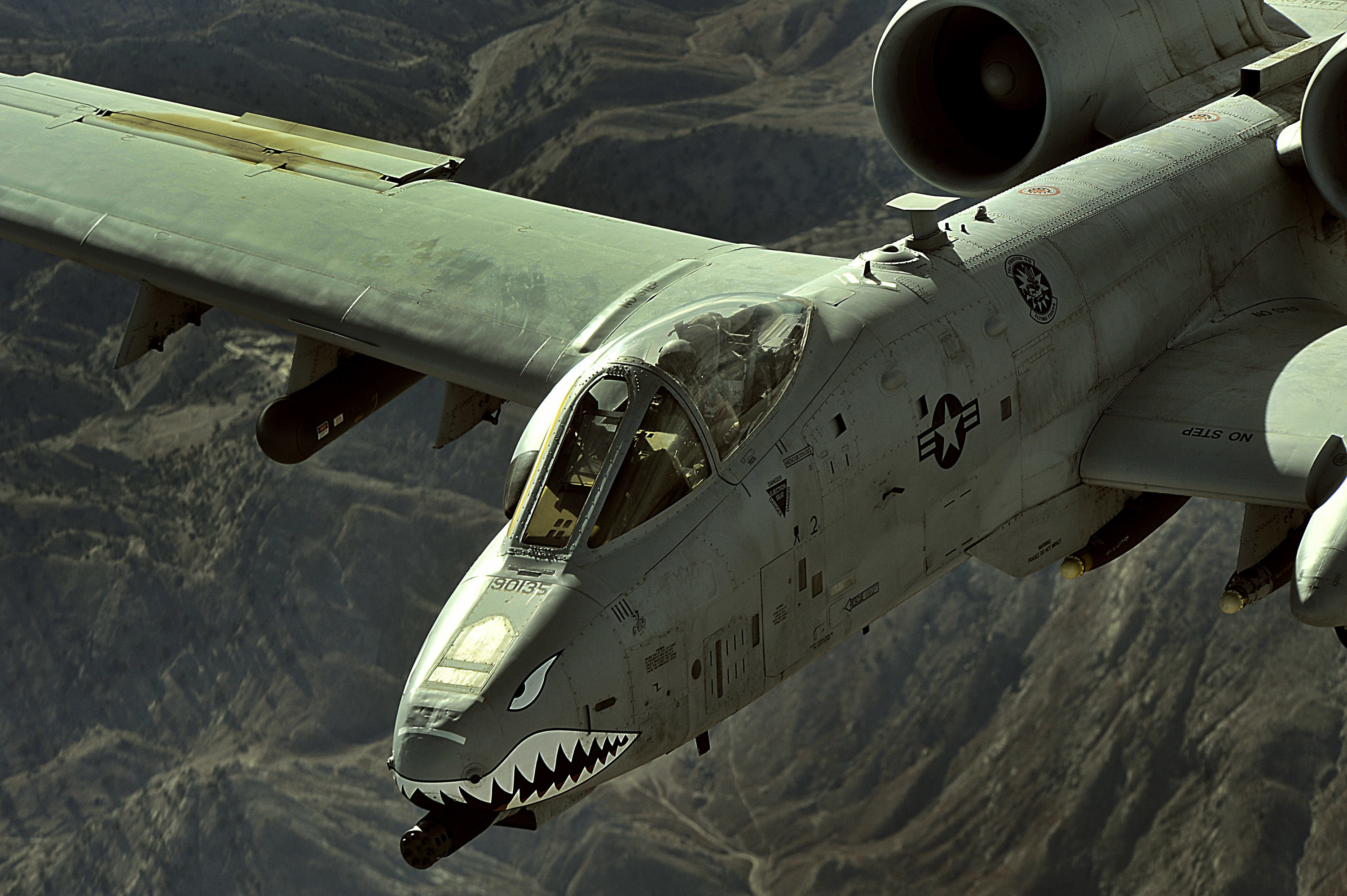 3000x1996 File:An A-10 Thunderbolt II flies a close-air-support mission