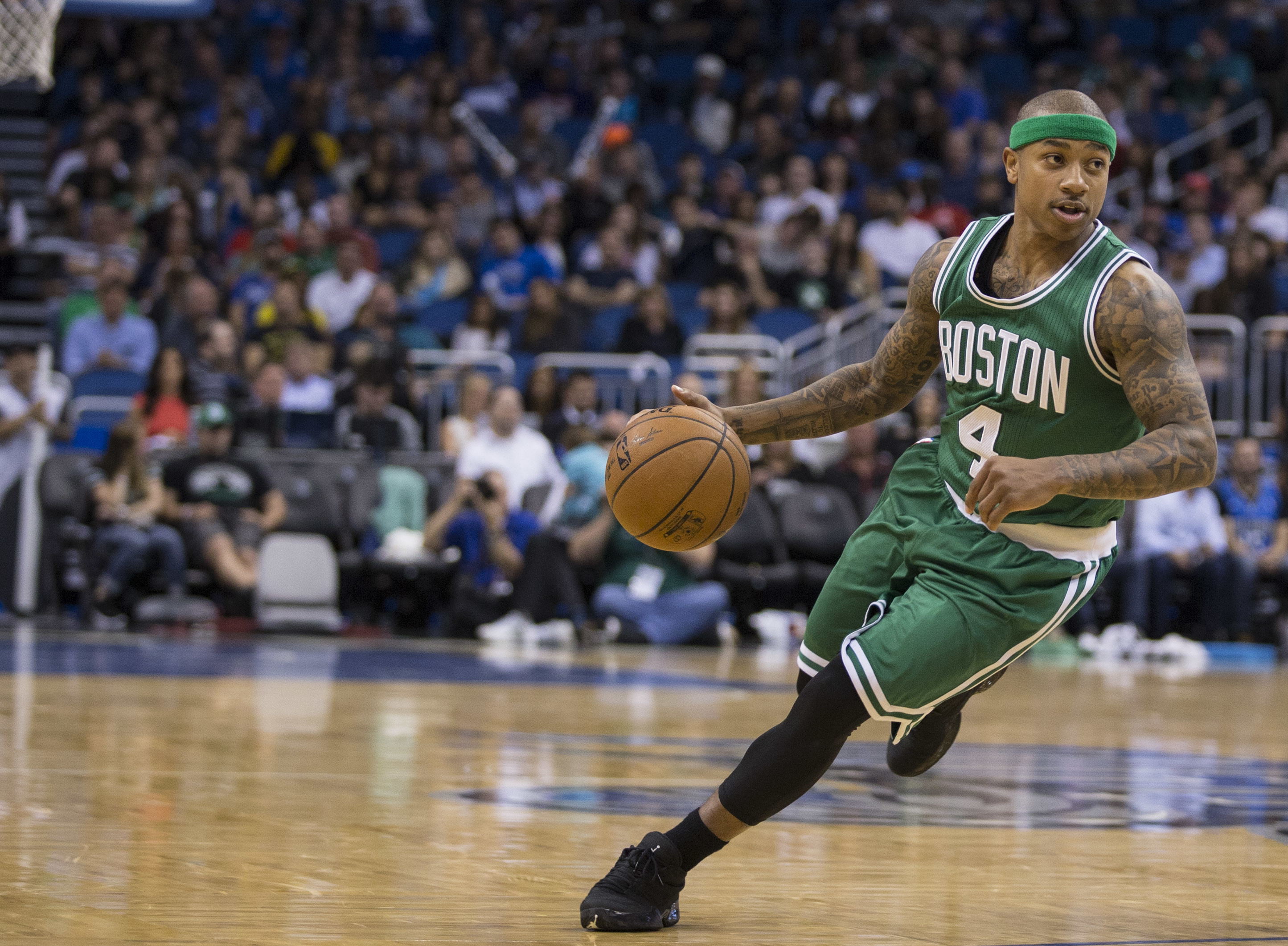 2890x2123 Isaiah Thomas with the dribble.