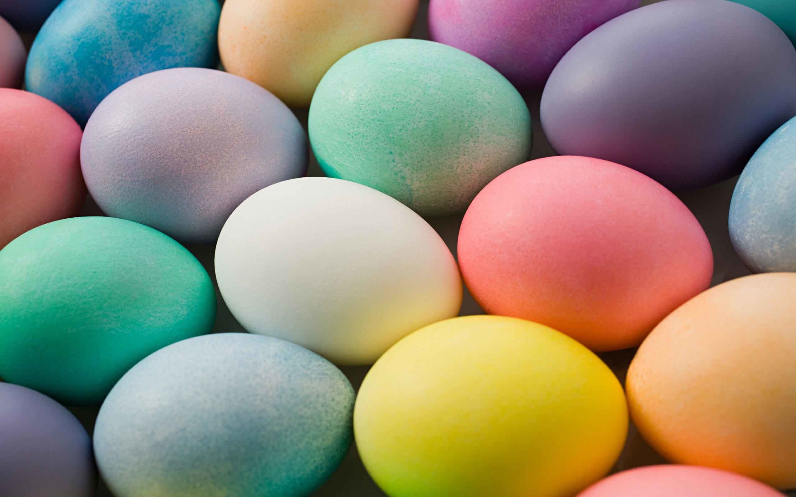 2560x1600 Colorful Easter Eggs