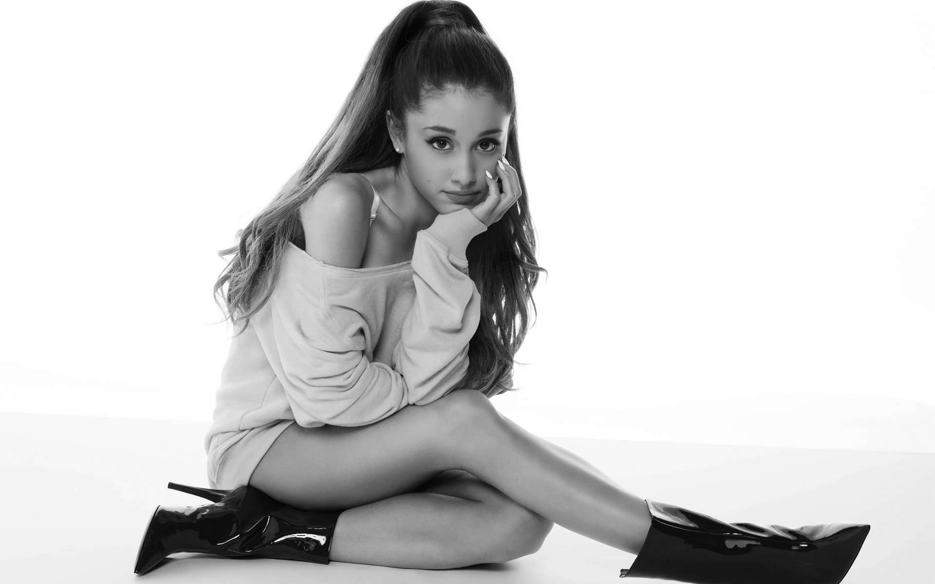 1920x1200 Ariana Grande Releases Visuals for New Single “Into You”