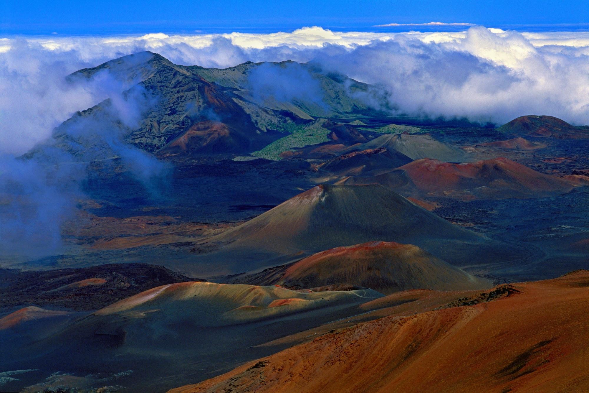 2000x1333 Haleakala-Crater-Maui-Hawaii_72195