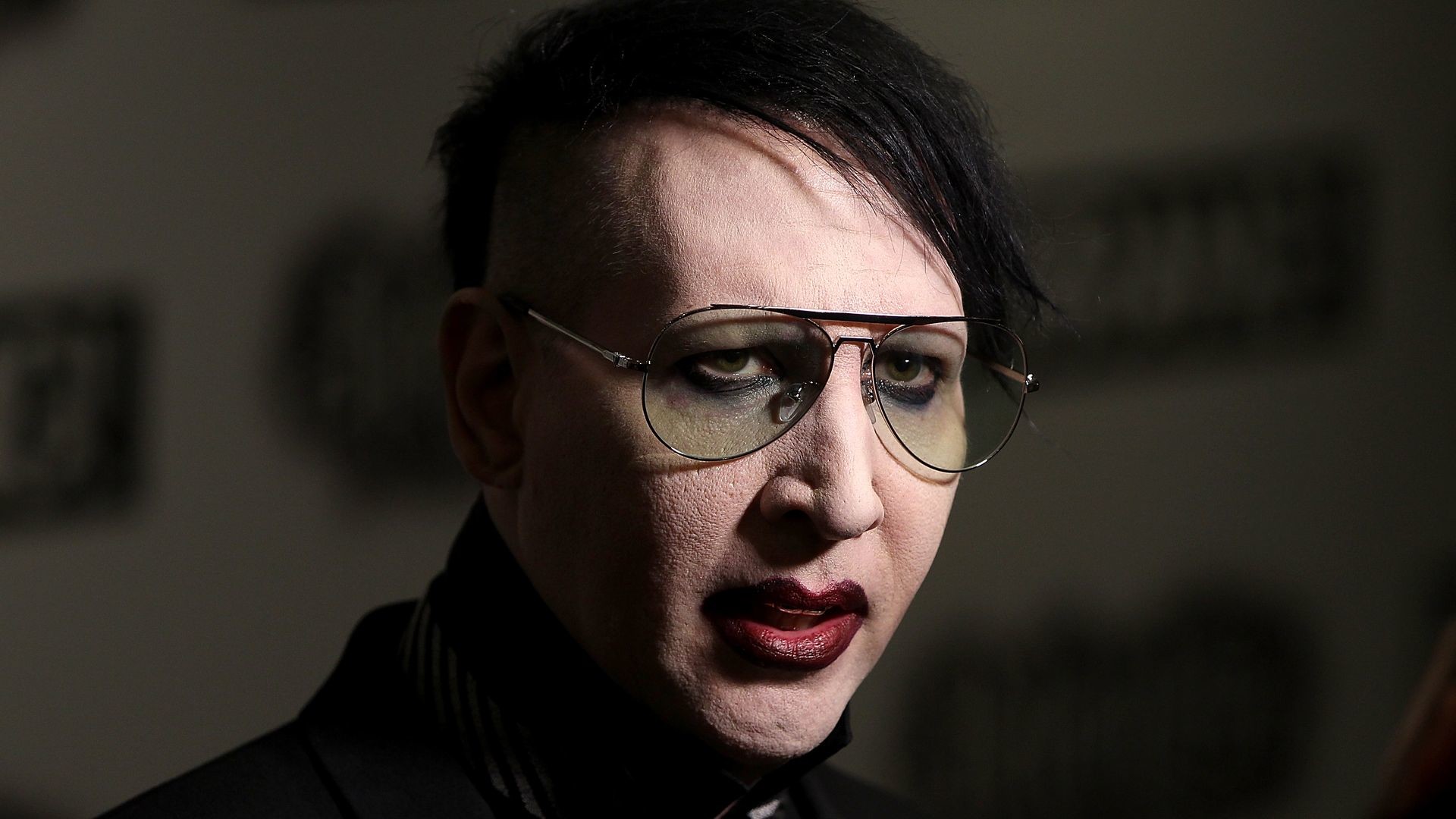 1920x1080 Nach Johnny Depps Rosenkrieg: Marilyn Manson ergreift Partei | Promiflash.de