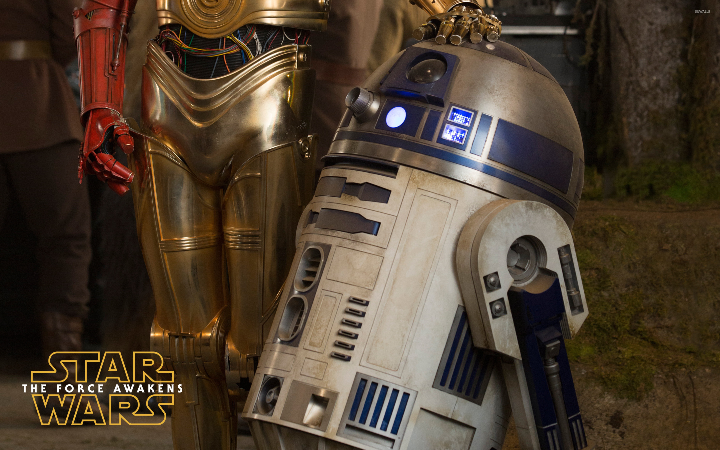 2880x1800 R2-D2 in Star Wars: The Force Awakens wallpaper