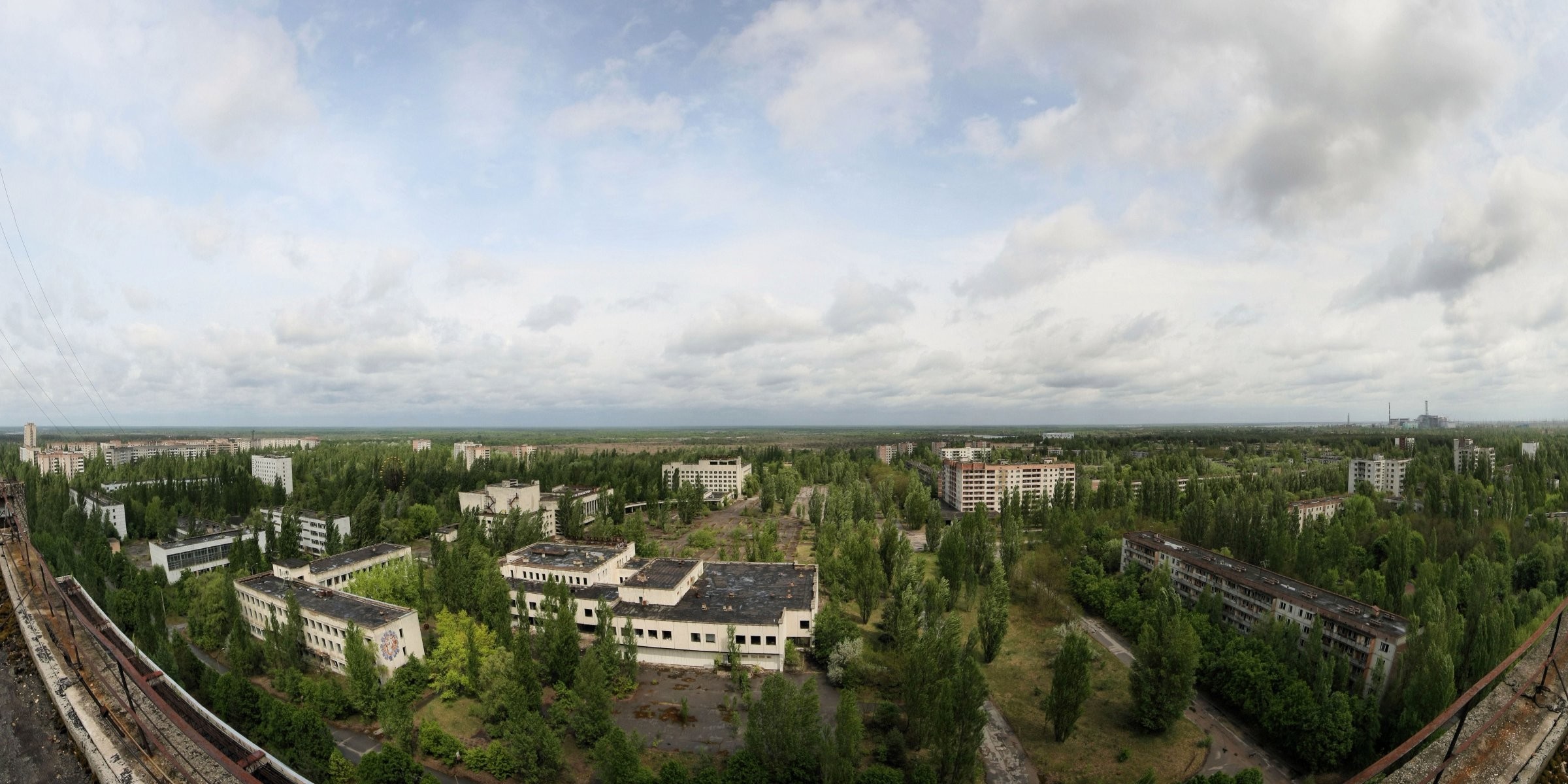 2400x1200 pripyat sky roof apartment tree ghost town