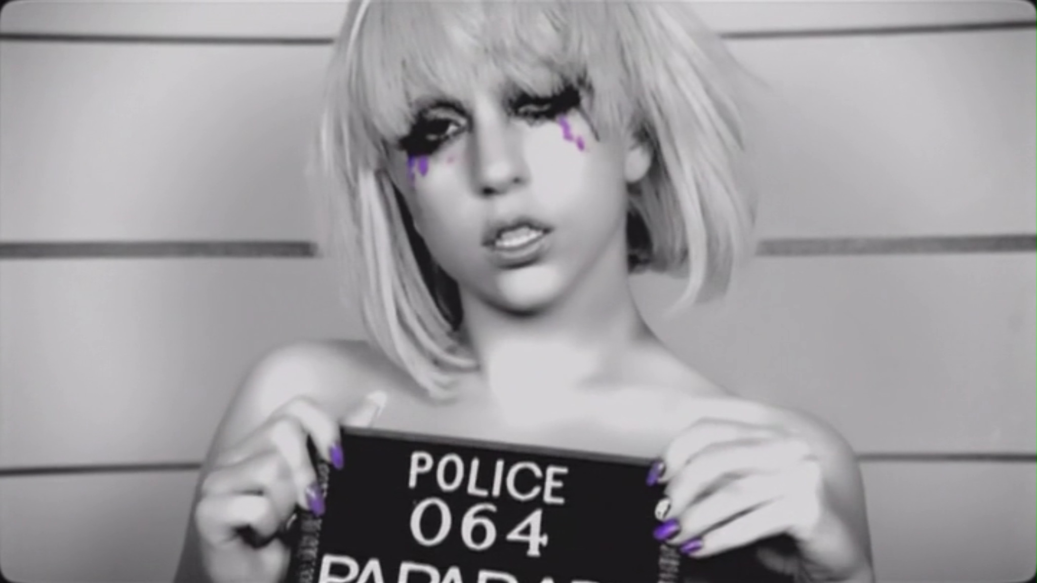 2048x1152 Lady-Gaga-Paparazzi-Music-Video-Screenca