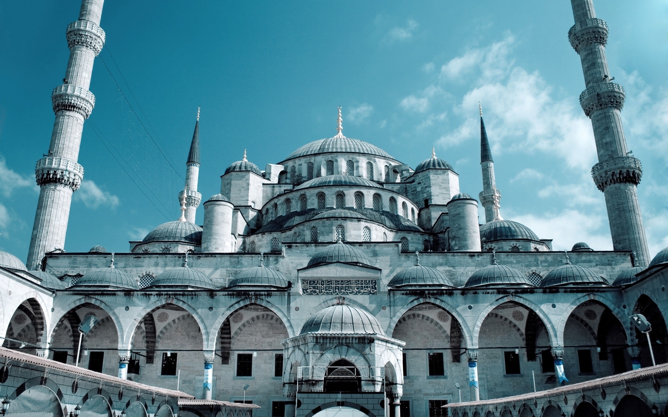 2560x1600  Sultan Ahmed Mosque