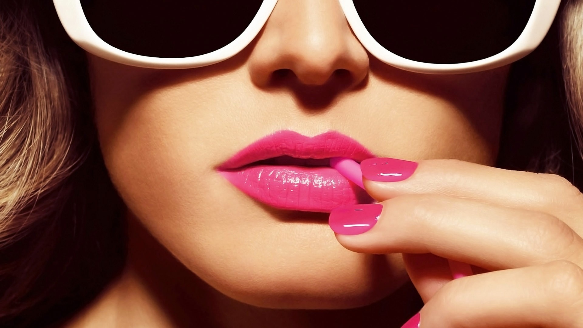 1920x1080 Preview wallpaper lips, girl, face, glasses, hands 