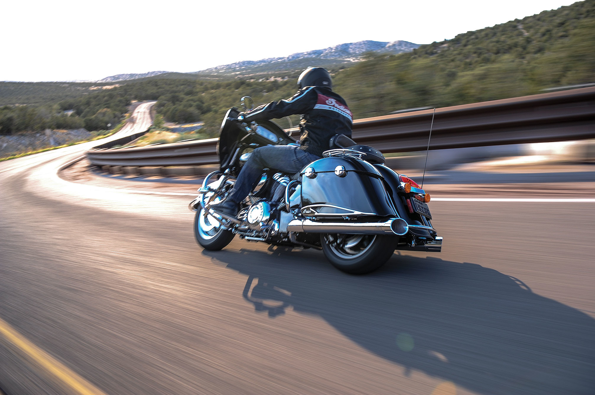 2014x1340 2014 Indian Chieftain Wallpaper