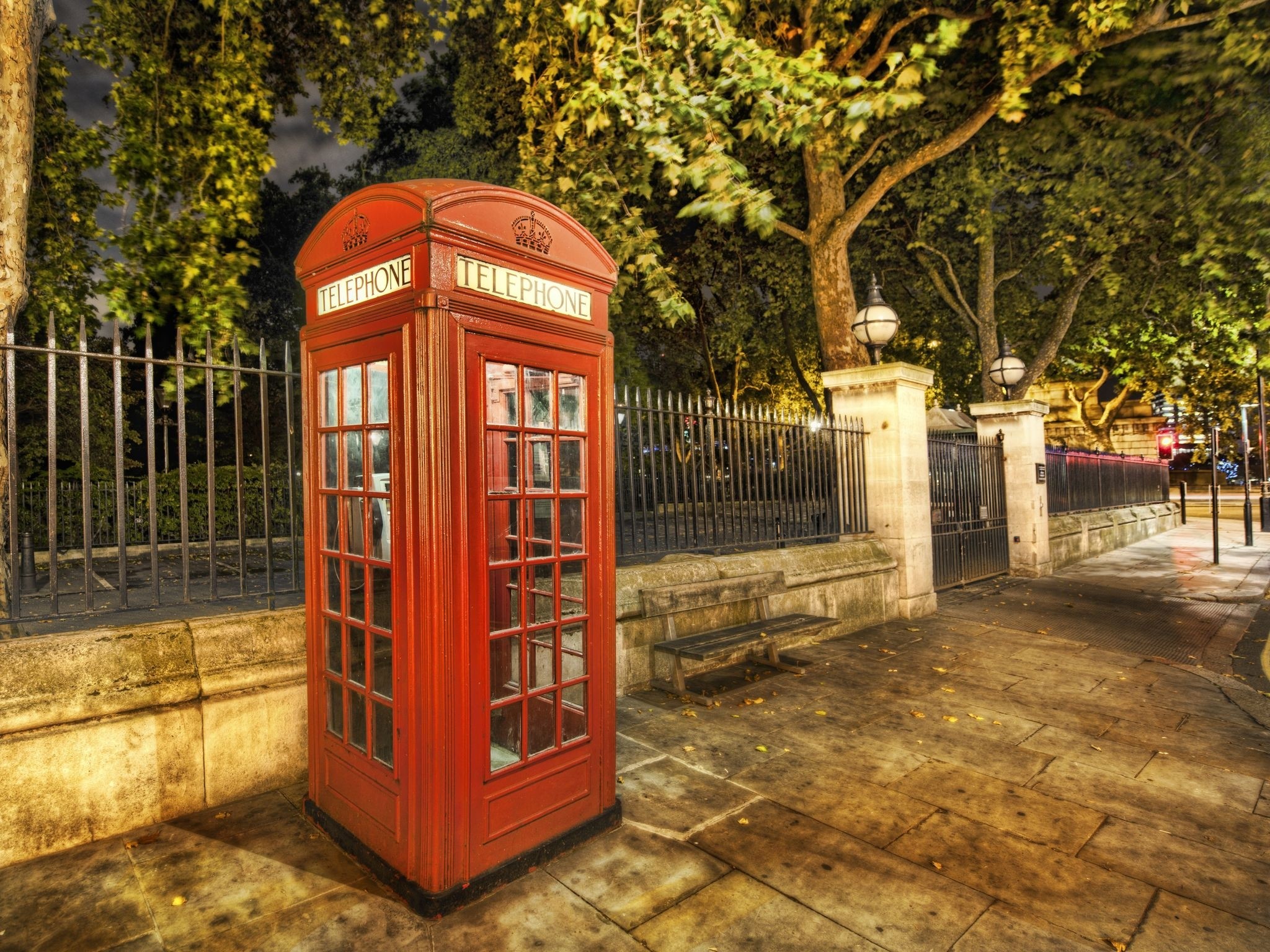 2048x1536  Wallpaper london, city, street, phone booth